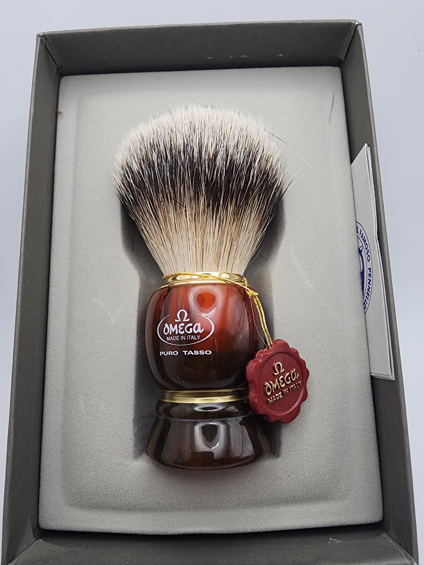 Omega Shave Brush 638 Pure Silvertip Badger Red Handle