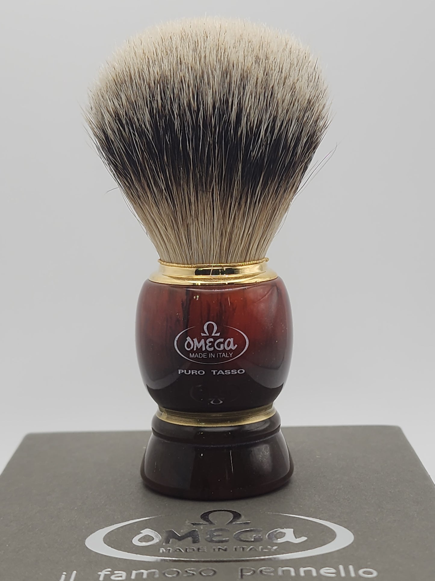 Omega Shave Brush 638 Pure Silvertip Badger Red Handle