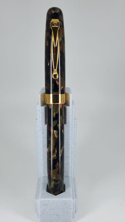 Danitrio Resin Fountain Pen 18k Gold Medium Nib