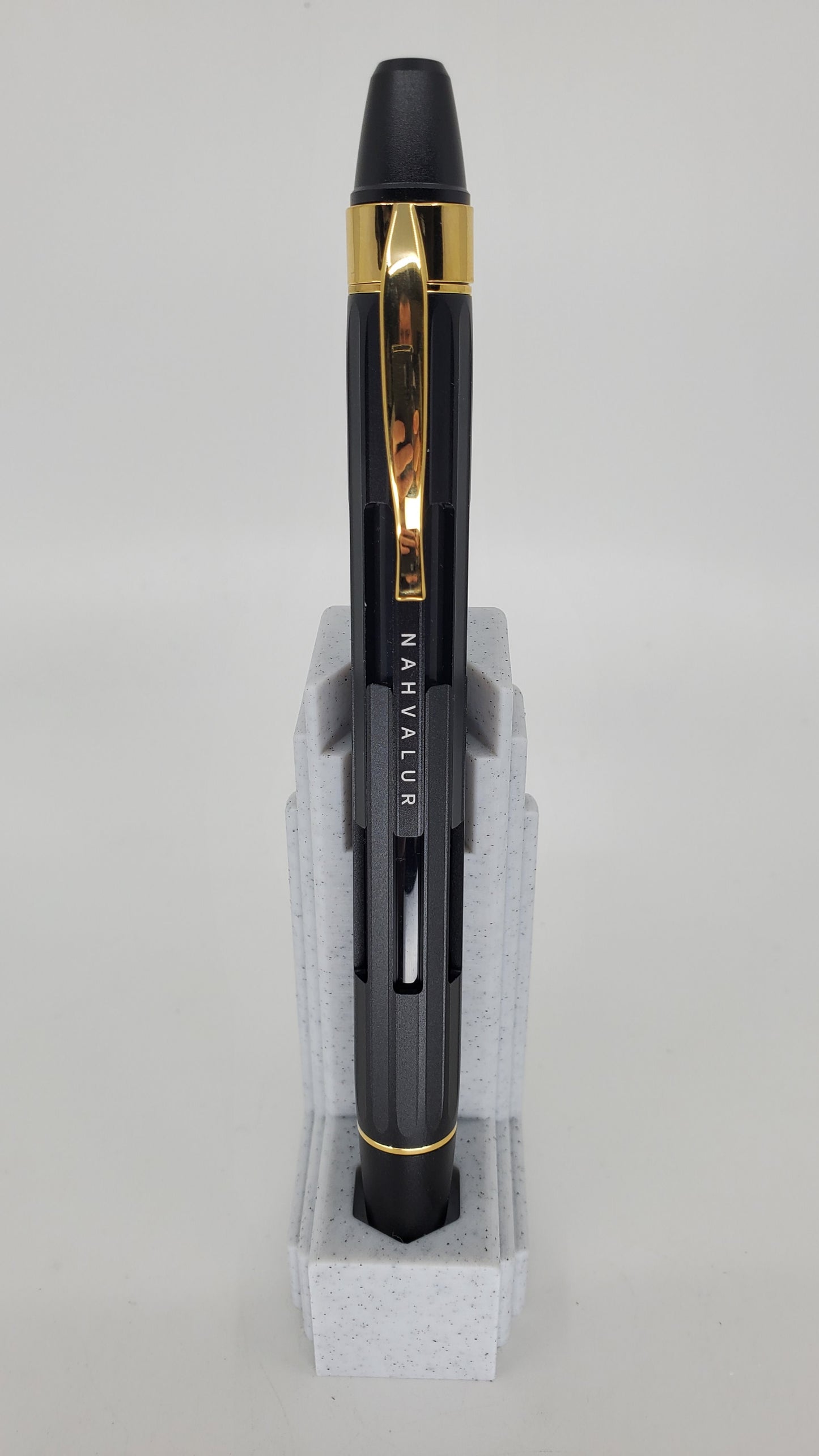 Nahvalur Eclipse Black Gold Capless Fountain Pen