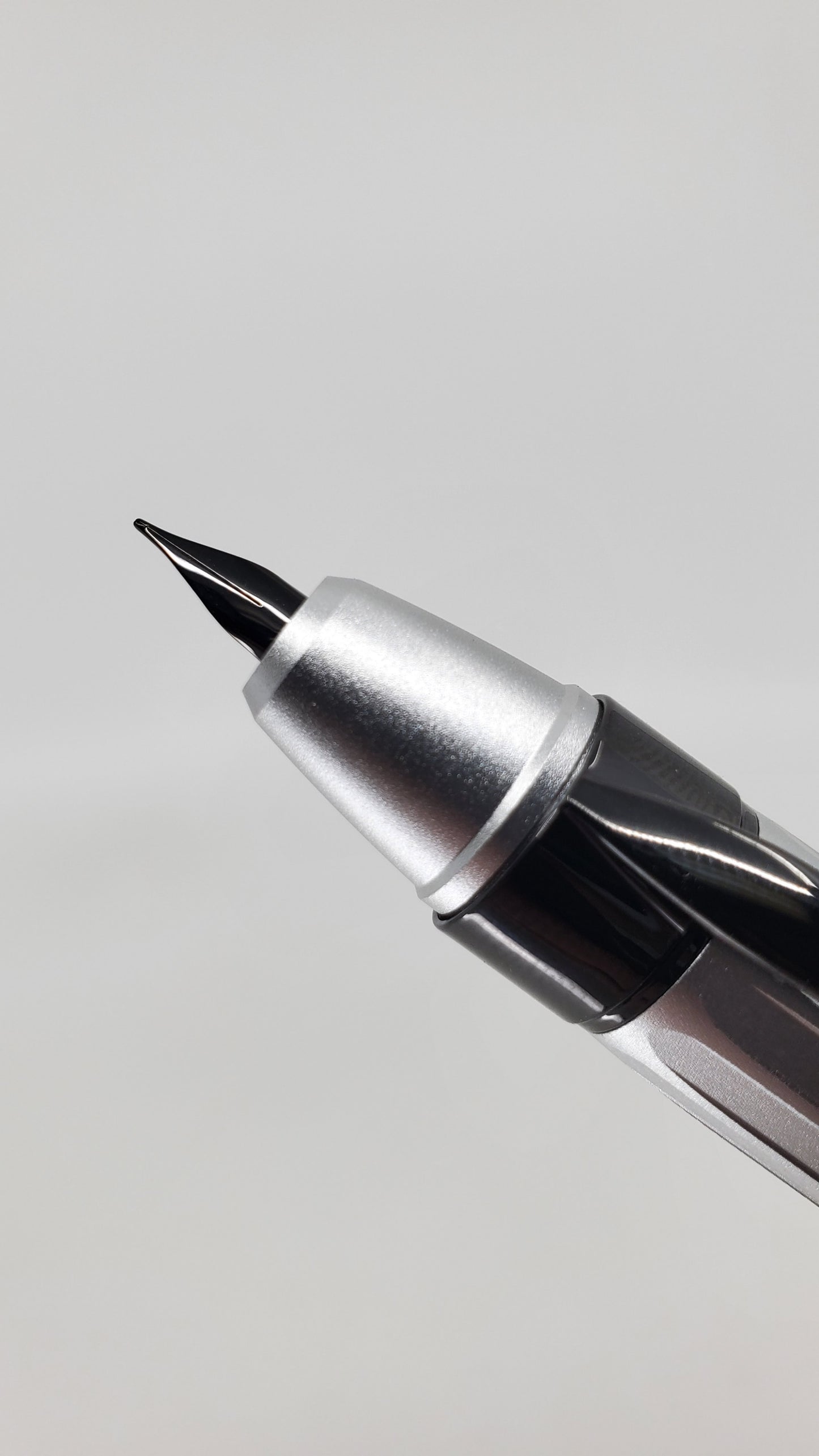 Nahvalur Eclipse Iridium Capless Fountain Pen