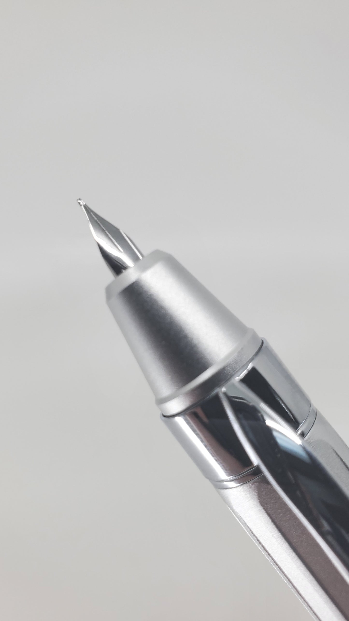 Nahvalur Eclipse Pure Silver Capless Fountain Pen