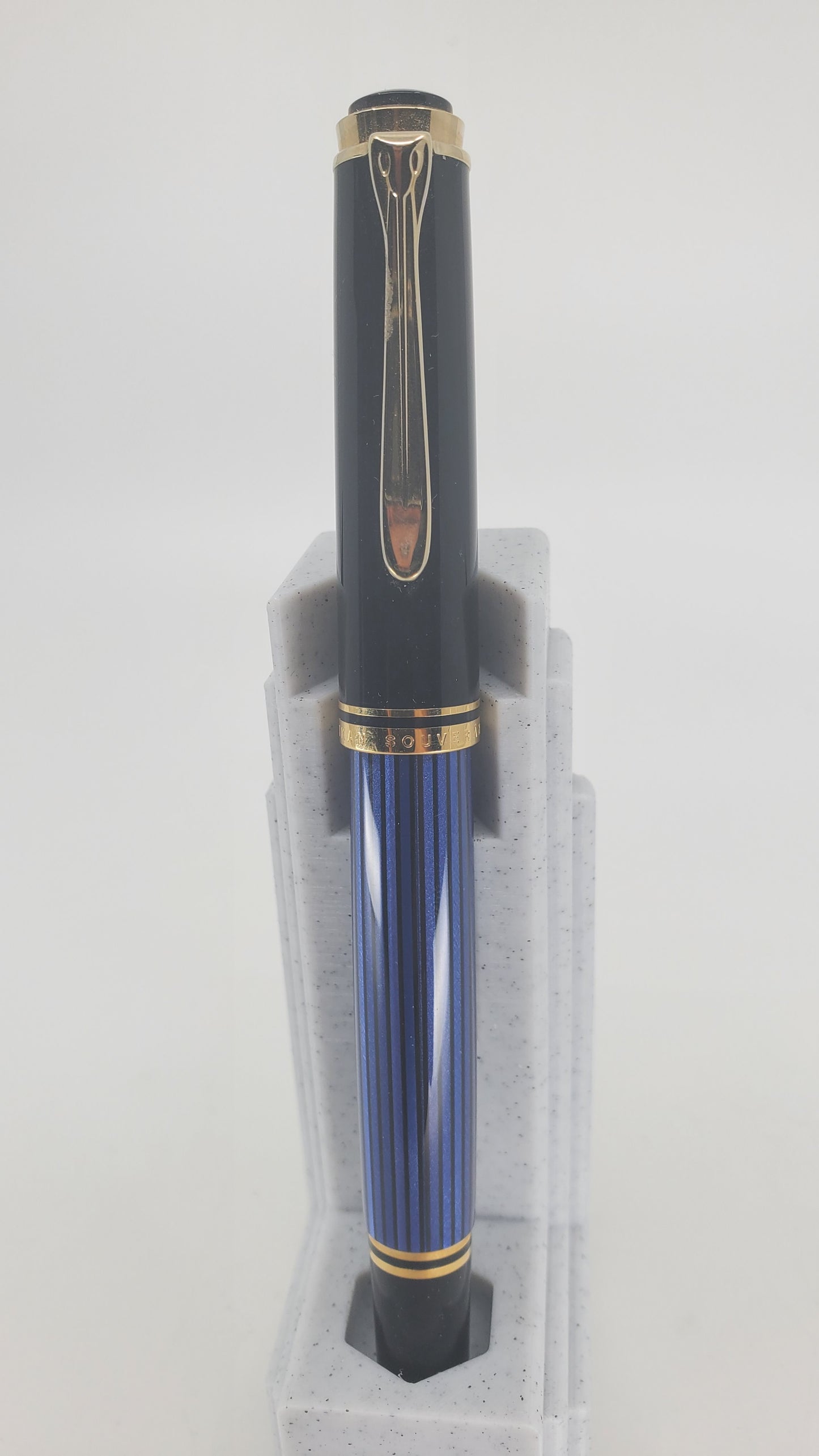 Pelikan M400 Black/Blue w/ Gold Trim Fountain Pen 14c Gold Medium Nib