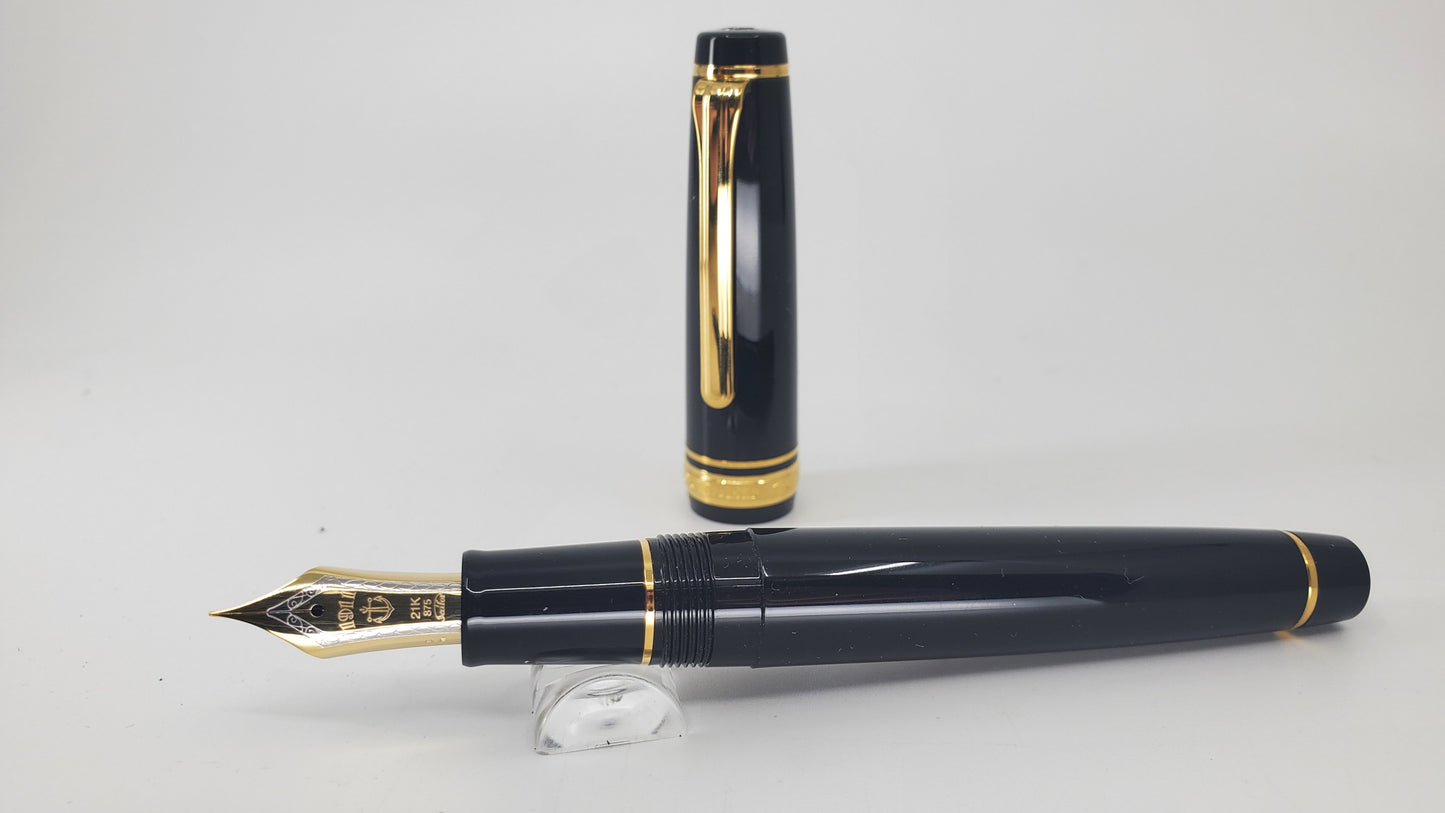 Sailor Professional Gear Black w/ Gold Fountain Pen 21k Gold Fine Nib