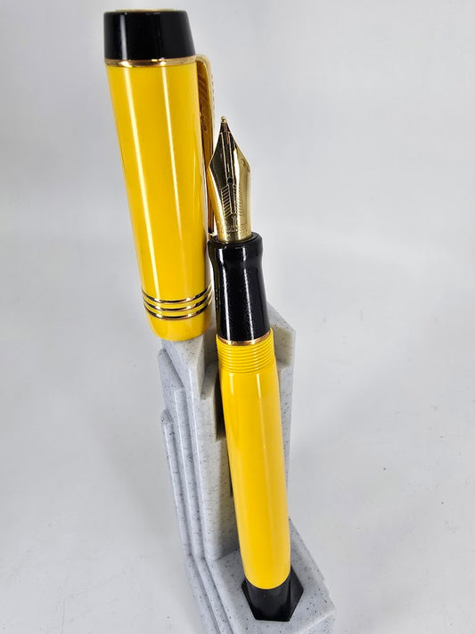 Parker Duofold Mandarin Yellow Limited Edition Fountain Pen 18k Gold Medium *Consignment*