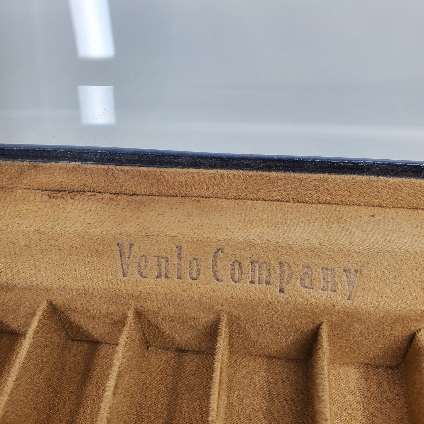 *Consignment* Venlo Company 60 Pen Case