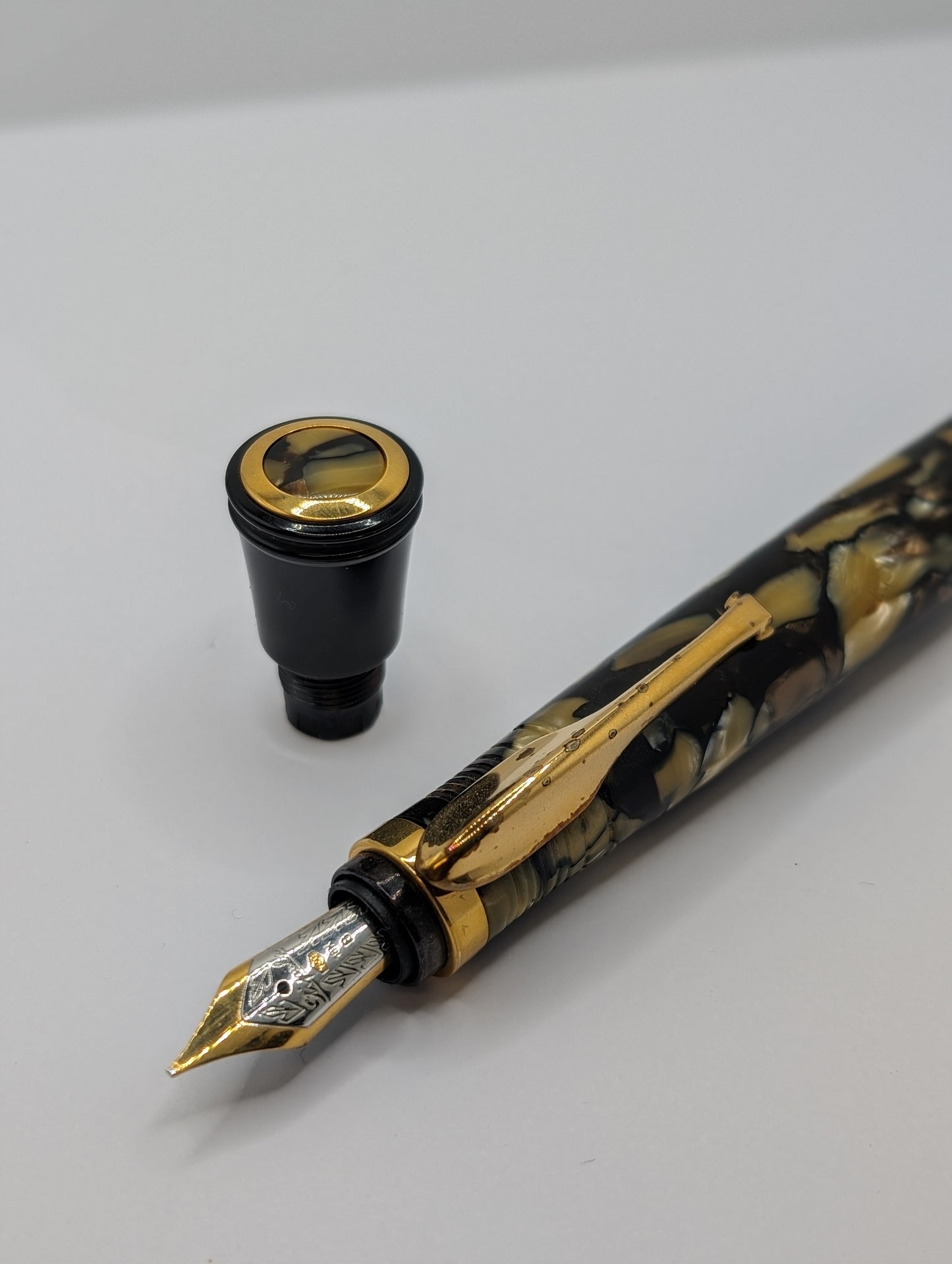 Stipula Iris Rosada Limited Edition Fountain Pen Broad Nib