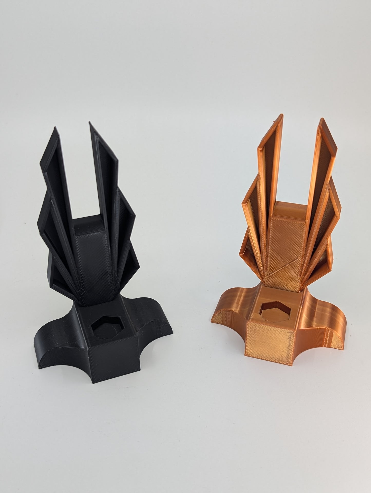 3D Printed Angel Wings Art Deco Pen Stand