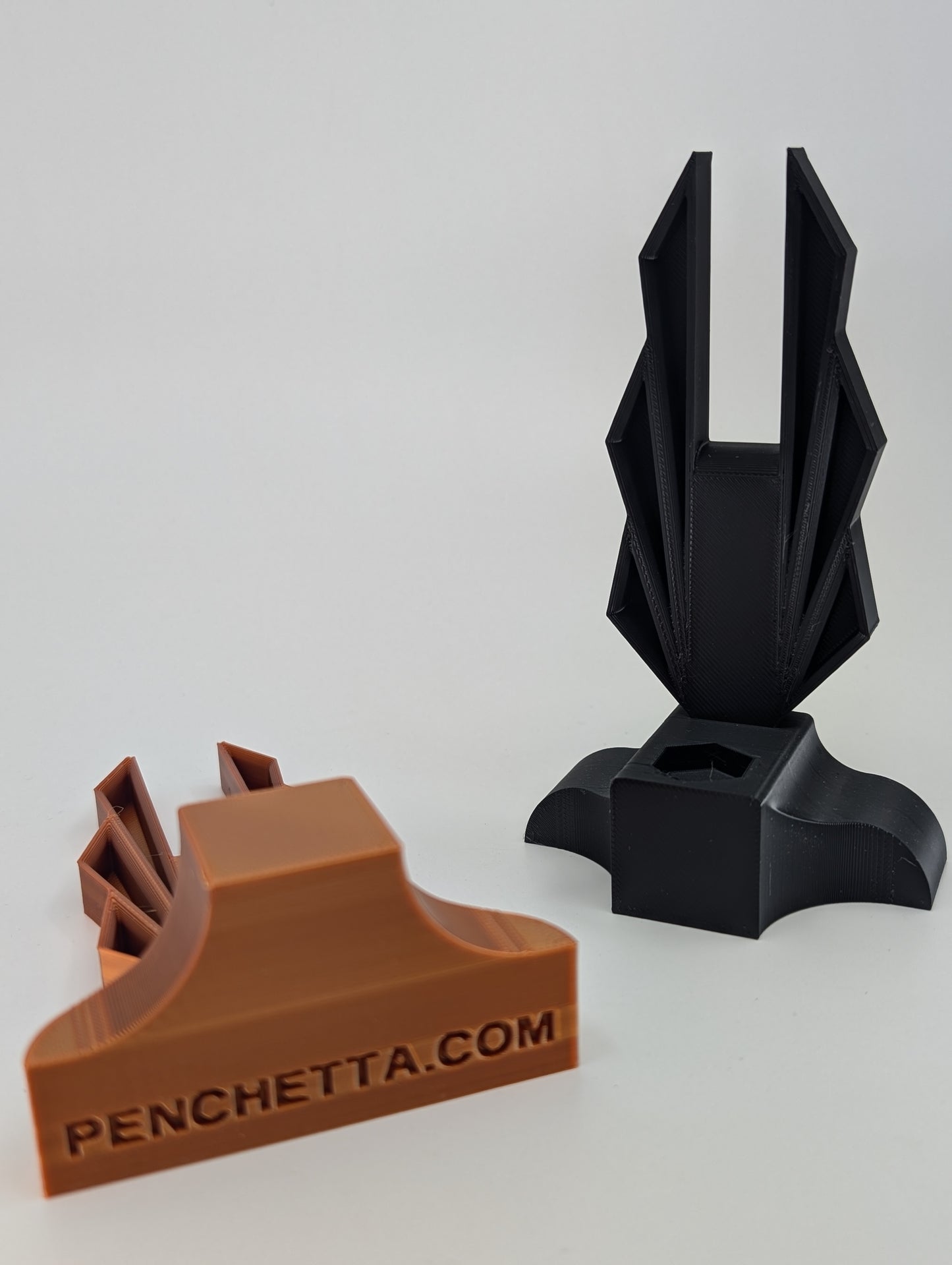 3D Printed Angel Wings Art Deco Pen Stand